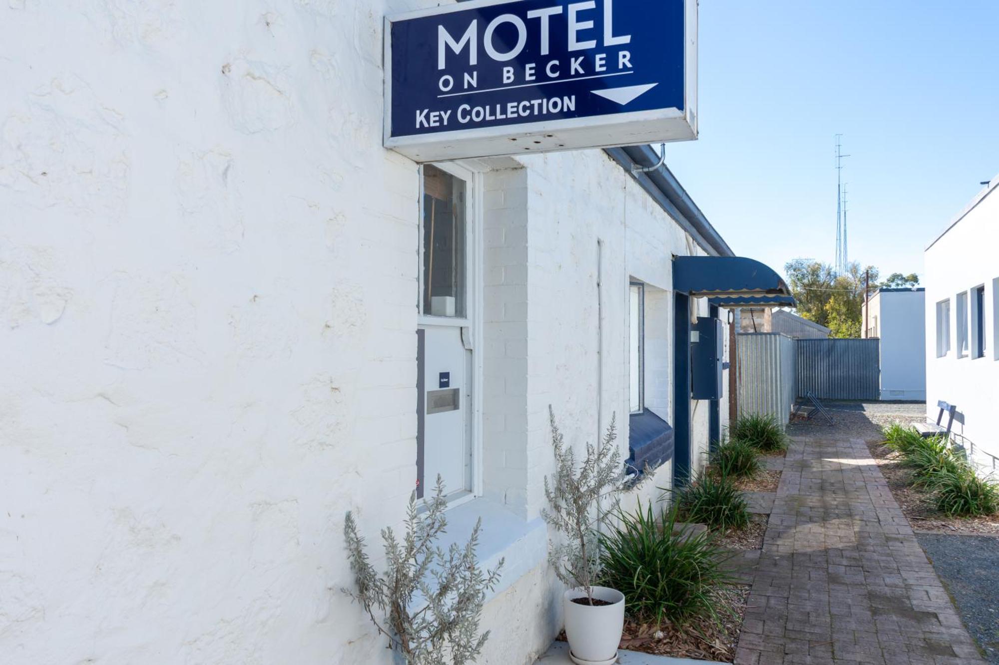 Tintinara Motel On Becker מראה חיצוני תמונה